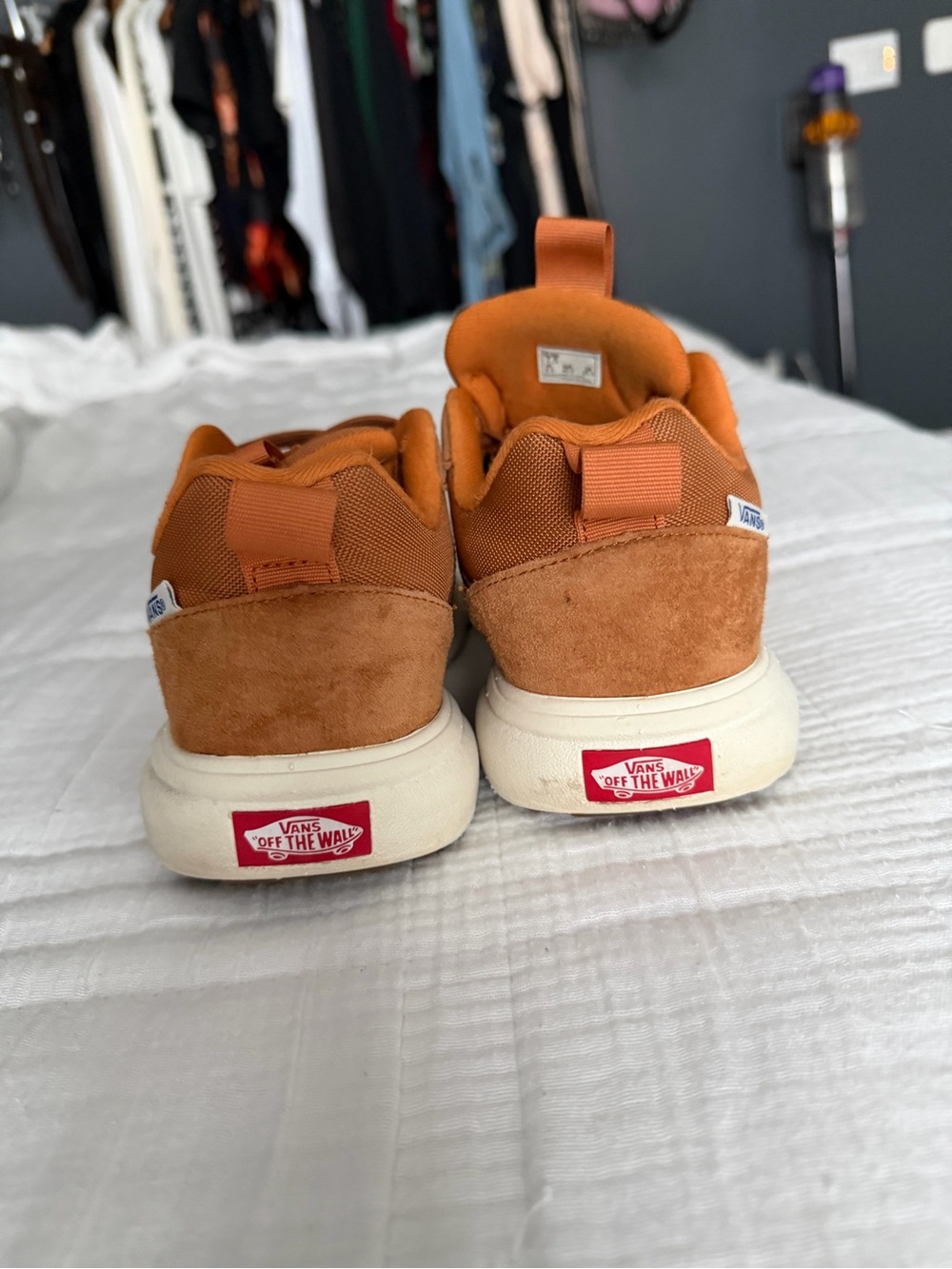 Vans UltraRange EXO SE Sneakers Cream/Orange Lightweight Comfort - Picture 9 of 15
